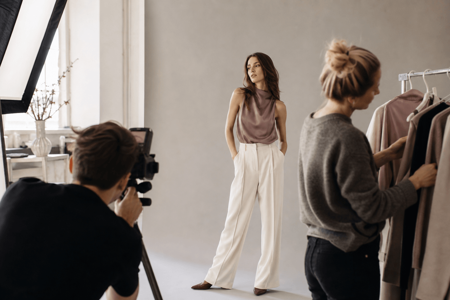Model photography in a bright fashion studio