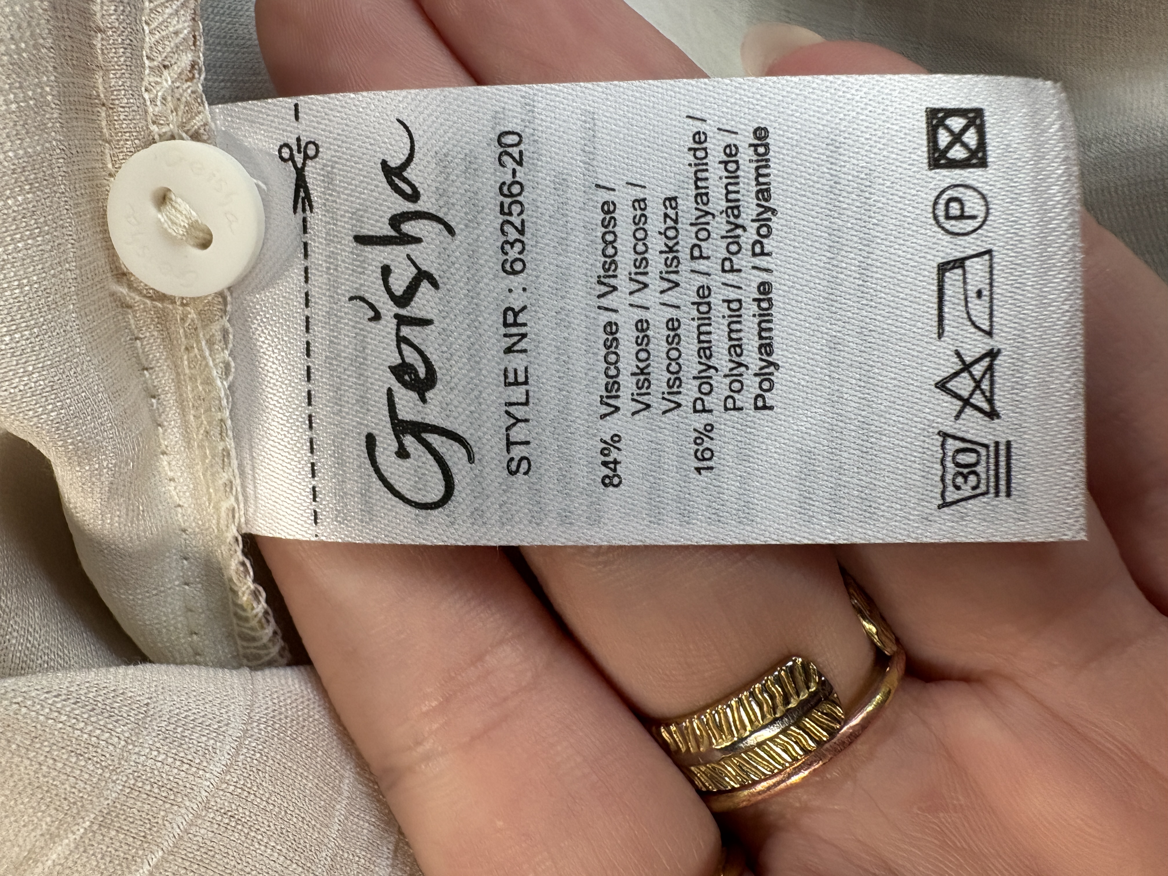 Supplied label scan with care symbols